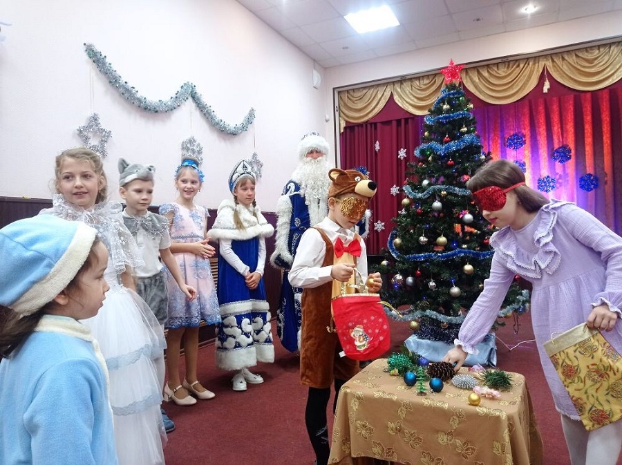 "Новогодние огни приглашают в сказку"