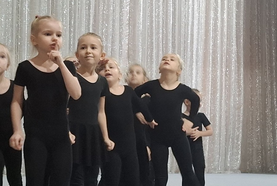 Открытые занятия ансамбля "Подсолнушки"