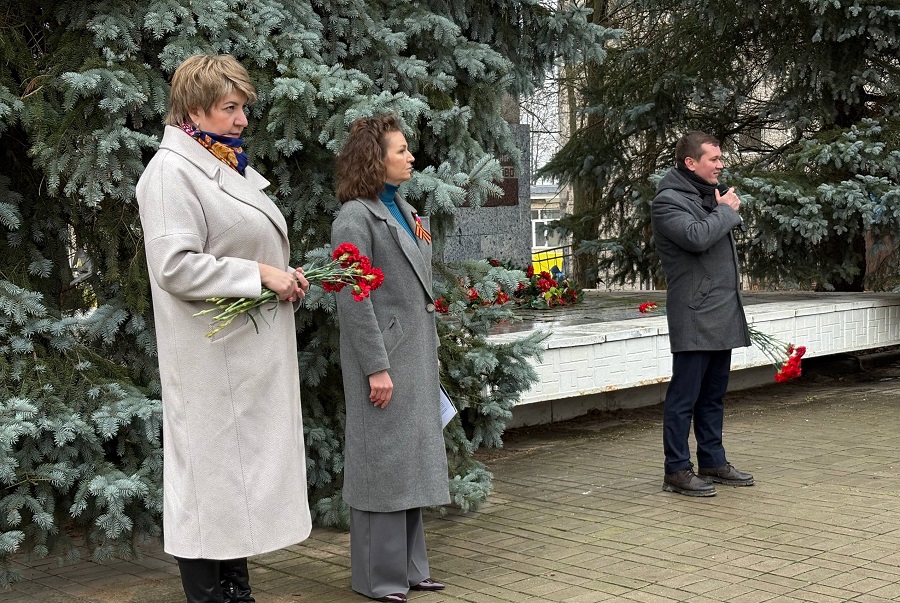 В Липицах возложили цветы к памятнику Воинской славы