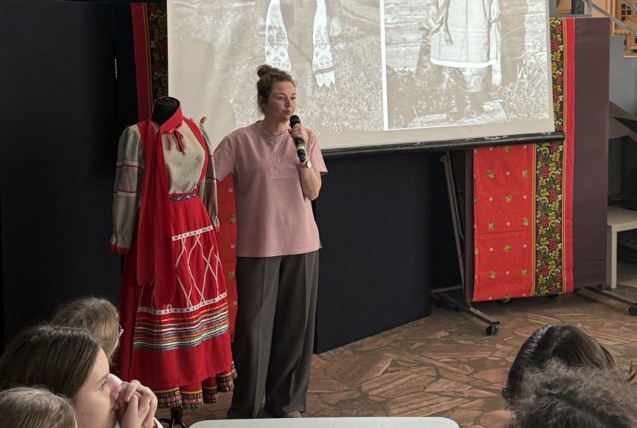 "Живая нить народного костюма"