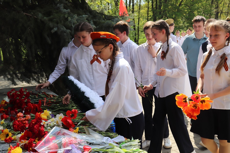 В селе Липицы почтили память защитников Родины накануне празднования Дня Победы.
