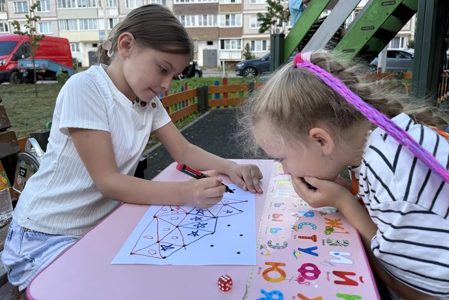 "Игры нашего двора" - настоящий праздник детства