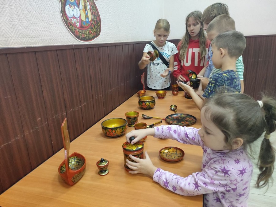 «Золотая хохлома»- путешествие в мир русских узоров.